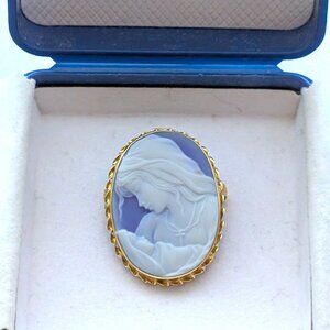 Cellini 18K Yellow Gold Carved Blue Agate Mother Child Cameo Brooch Pin Pendant
